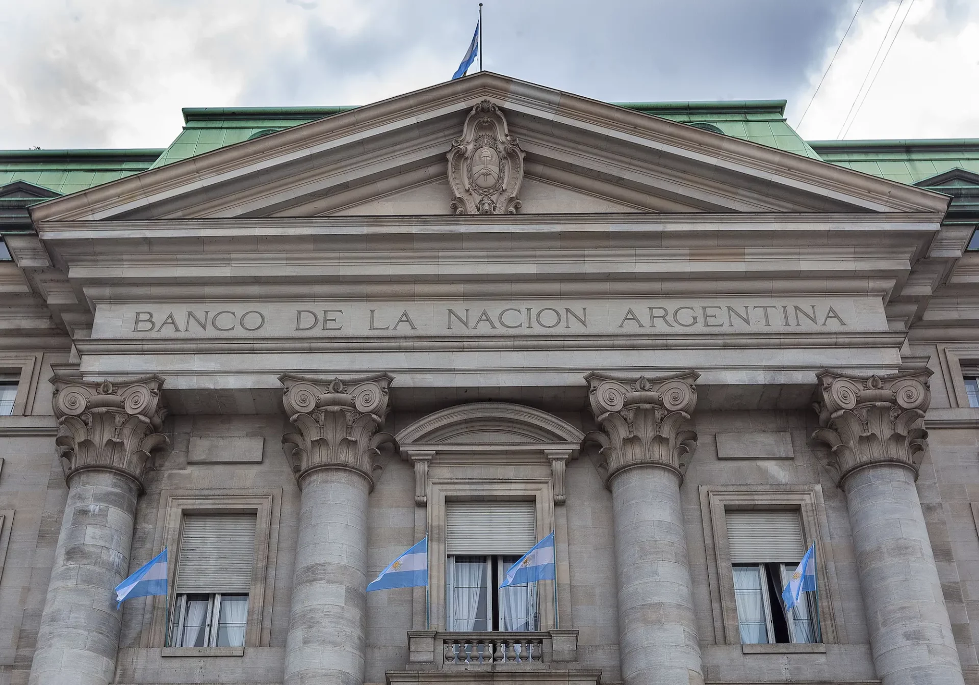En 2023 los préstamos se derrumbaron a un piso histórico
